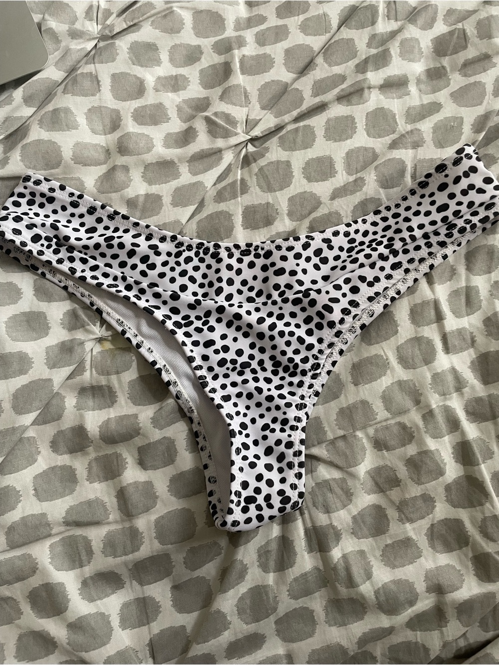 Black and White Cheeky Bikini Bottoms (NWOT)